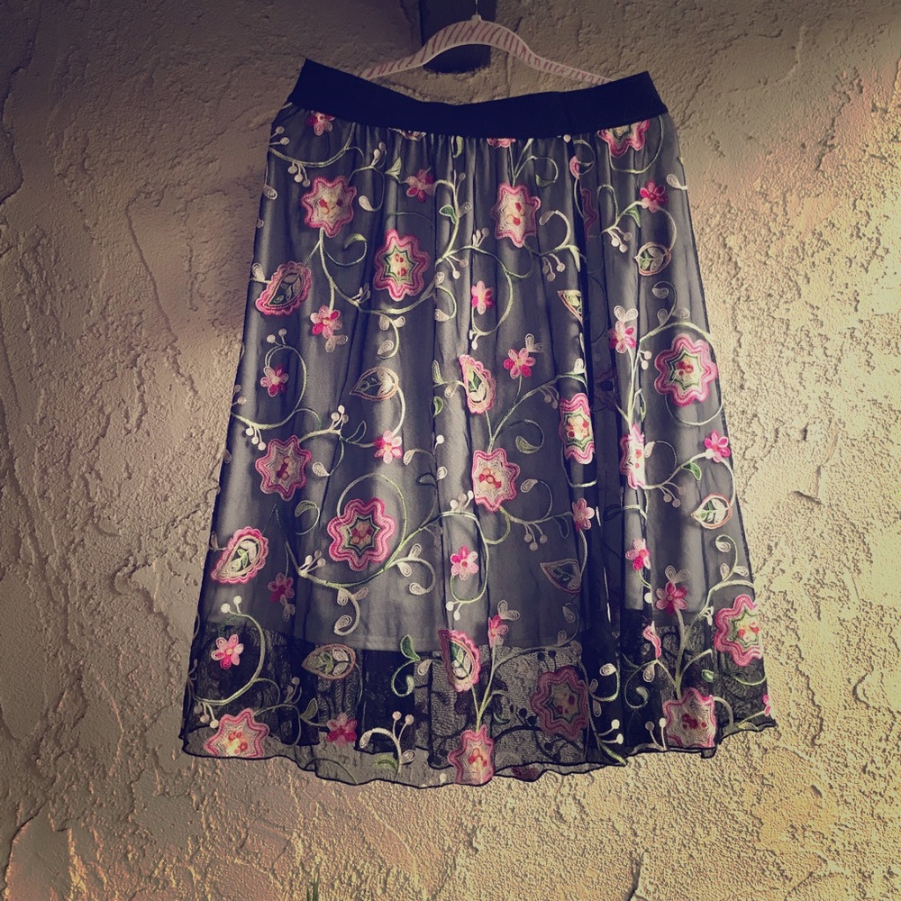Jill by LuLaRoe- beautifully flowered.
